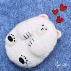 プレゼントにもおすすめの羊毛フェルトブローチのご紹介